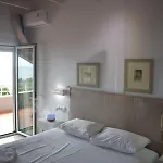 Alexandros Beachfront Near Petalidi With Private Sunbeds & Sea View Apartmán