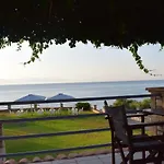 Alexandros Beachfront Near Petalidi With Private Sunbeds & Sea View *