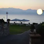 Διαμέρισμα Alexandros Beachfront Near Petalidi With Private Sunbeds & Sea View *