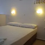 Apartmán Alexandros Beachfront Near Petalidi With Private Sunbeds & Sea View *