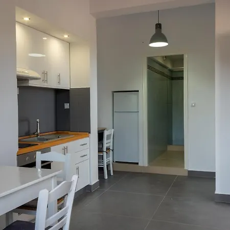 Alexandros Beachfront Near Petalidi With Private Sunbeds & Sea View Appartement *