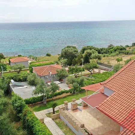 Alexandros Beachfront Near Petalidi With Private Sunbeds & Sea View Daire *