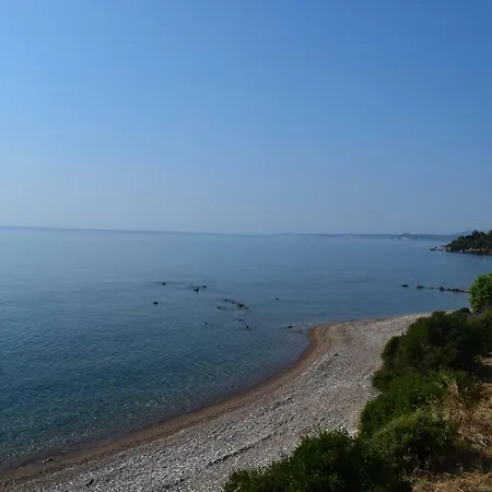 Alexandros Beachfront Near Petalidi With Private Sunbeds & Sea View