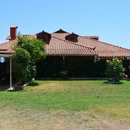 Alexandros Beachfront Near Petalidi With Private Sunbeds & Sea View *