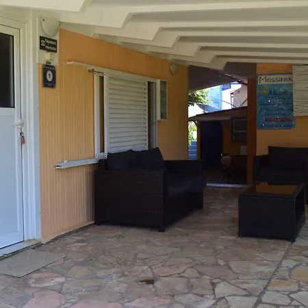 Alexandros Beachfront Near Petalidi With Private Sunbeds & Sea View Appartement