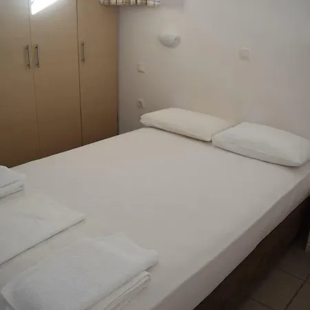 Alexandros Beachfront Near Petalidi With Private Sunbeds & Sea View * Kalamaki (Messinia)