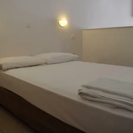 Appartement Alexandros Beachfront Near Petalidi With Private Sunbeds & Sea View *