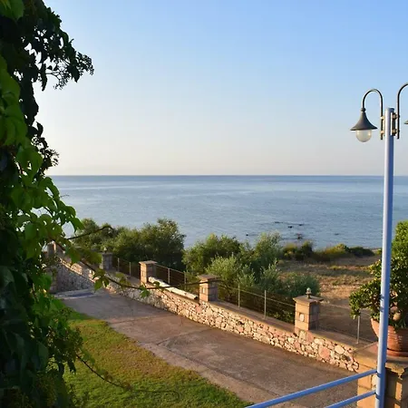 Alexandros Seaside Family & - Paradise, 7' From Petalidi