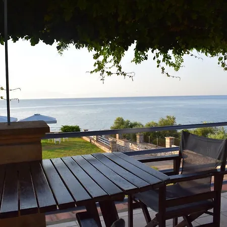 Alexandros Seaside Family & - Paradise, 7' From Petalidi Apartment *