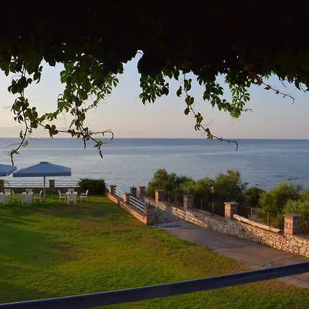 Alexandros Seaside Family & - Paradise, 7' From Petalidi Kalamaki (Messinia)