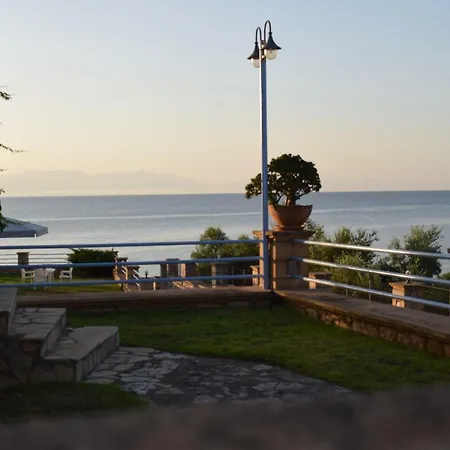 Alexandros Seaside Family & - Paradise, 7' From Petalidi