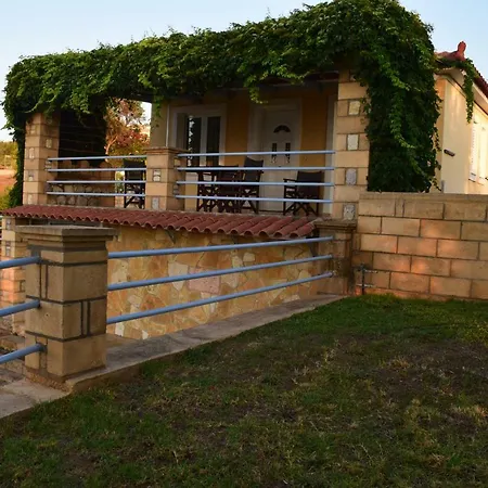 Alexandros Seaside Family & - Paradise, 7' From Petalidi Apartment
