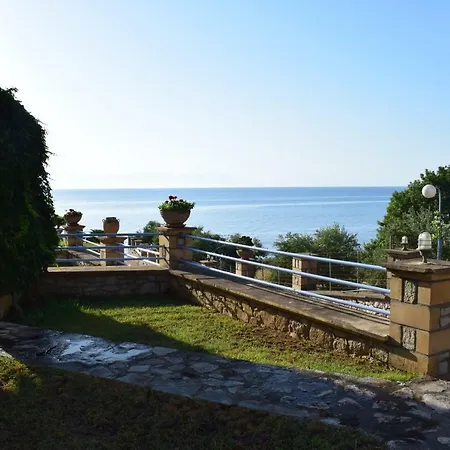 Alexandros Seaside Family & - Paradise, 7' From Petalidi