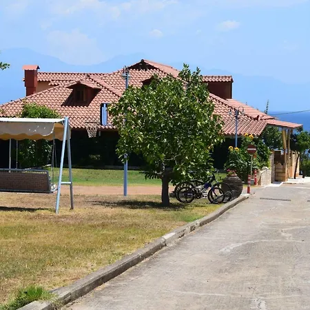 Alexandros Beachfront Near Petalidi With Private Sunbeds & Sea View *