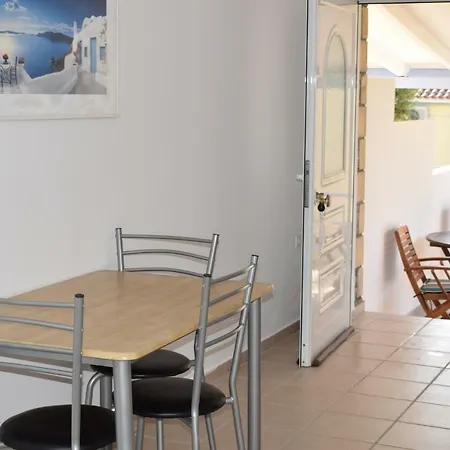 Appartement Alexandros Beachfront Near Petalidi With Private Sunbeds & Sea View Kalamaki (Messinia)