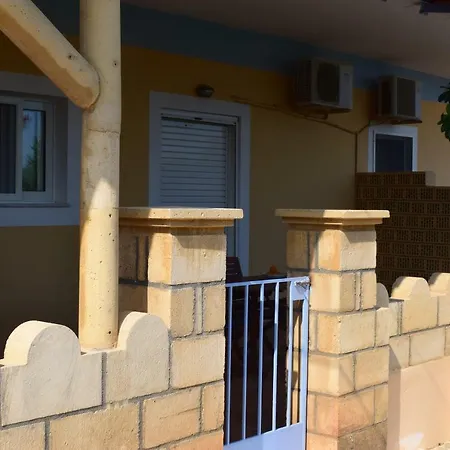 Appartement Alexandros Beachfront Near Petalidi With Private Sunbeds & Sea View Kalamaki (Messinia)