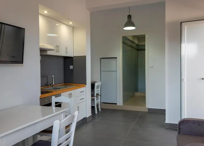 Alexandros Beachfront Near Petalidi With Private Sunbeds & Sea View 아파트 *