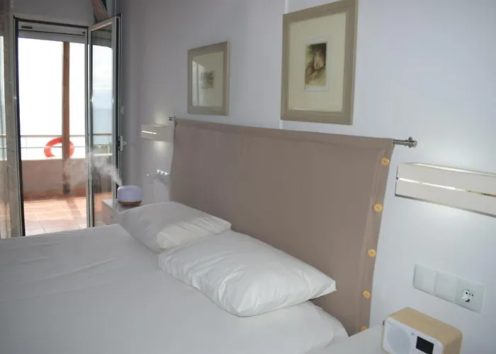 Alexandros Beachfront Near Petalidi With Private Sunbeds & Sea View 아파트 *