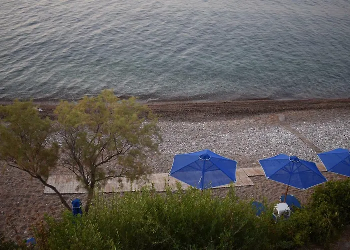Alexandros Beachfront Near Petalidi With Private Sunbeds & Sea View