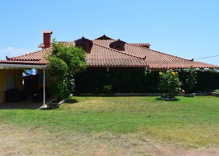 Alexandros Beachfront Near Petalidi With Private Sunbeds & Sea View *