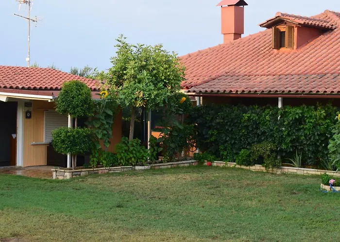 Alexandros Beachfront Near Petalidi With Private Sunbeds & Sea View Apartamento