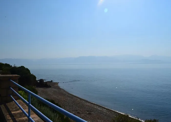 Alexandros Beachfront Near Petalidi With Private Sunbeds & Sea View