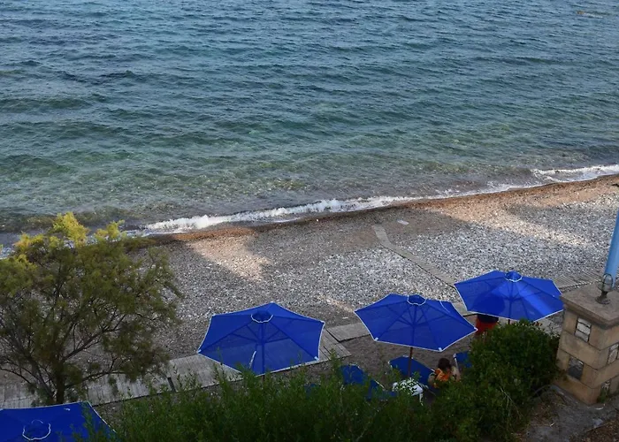 Apartamento Alexandros Beachfront Near Petalidi With Private Sunbeds & Sea View
