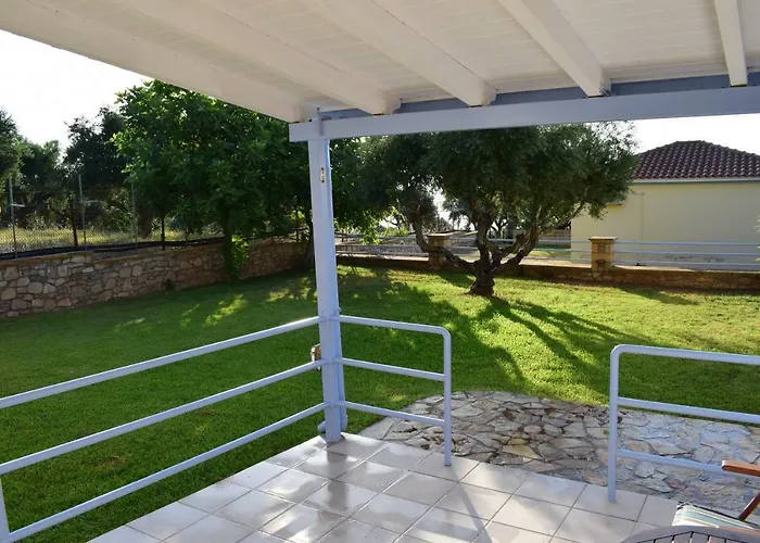 Alexandros Beachfront Near Petalidi With Private Sunbeds & Sea View