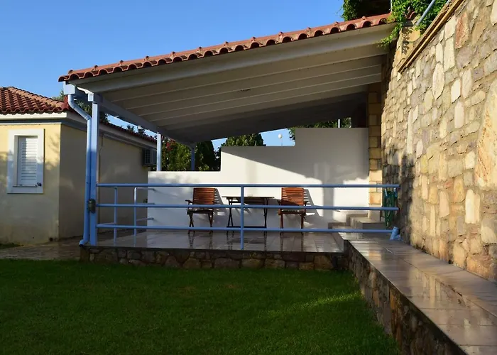 Alexandros Beachfront Near Petalidi With Private Sunbeds & Sea View Apartamento *