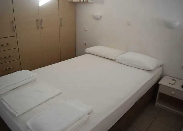 Alexandros Beachfront Near Petalidi With Private Sunbeds & Sea View * Kalamaki (Messinia)