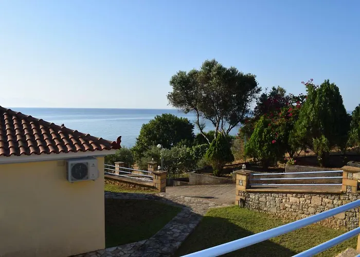 Alexandros Beachfront Near Petalidi With Private Sunbeds & Sea View Apartamento *