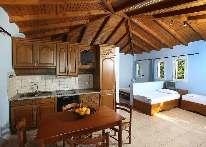 Apartamento Alexandros Beachfront Near Petalidi With Private Sunbeds & Sea View
