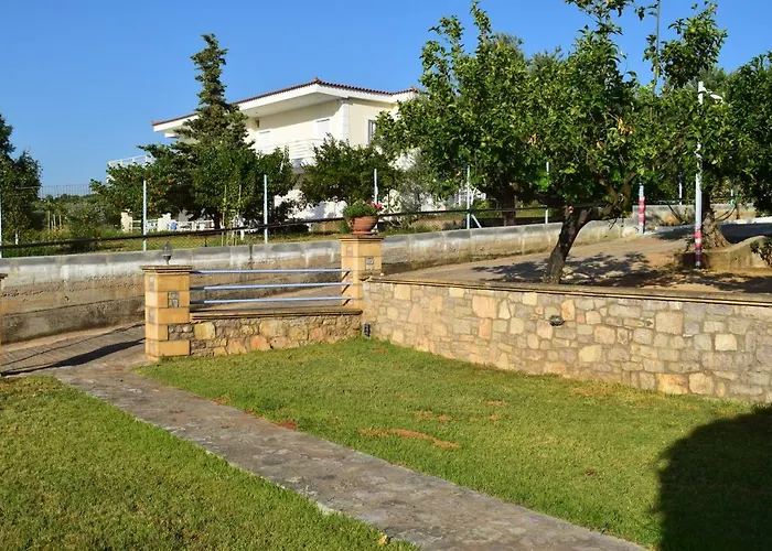 Alexandros Beachfront Near Petalidi With Private Sunbeds & Sea View