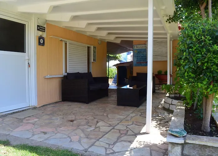 Alexandros Beachfront Near Petalidi With Private Sunbeds & Sea View Apartamento Kalamaki (Messinia)