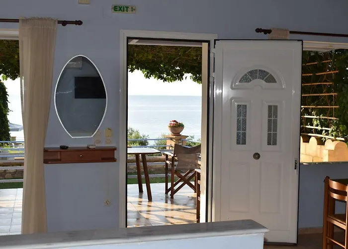 Alexandros Beachfront Near Petalidi With Private Sunbeds & Sea View Apartamento *
