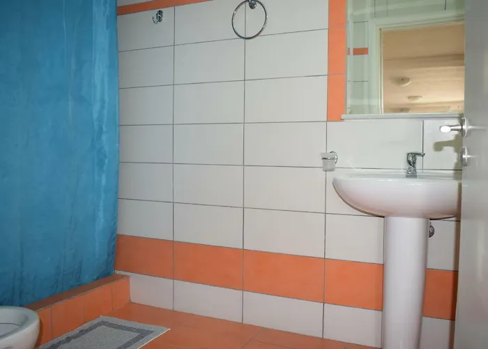 Appartamento Alexandros , Beachfront Retreat Near Petalidi With Private Sunbeds & Sea View