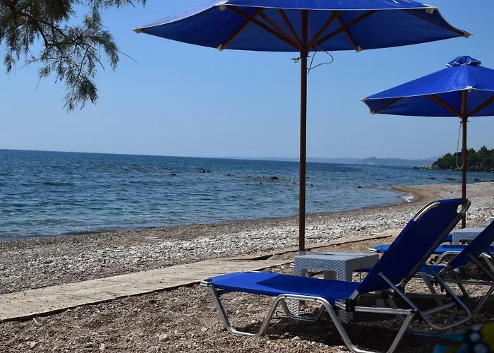 Alexandros , Beachfront Retreat Near Petalidi With Private Sunbeds & Sea View Apartamento *